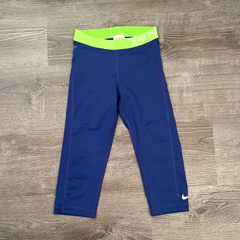 nike pro leggings cropped